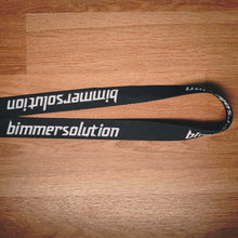 Bild in den Galerie-Viewer laden, Schlüsselband Schwarz mit Logo